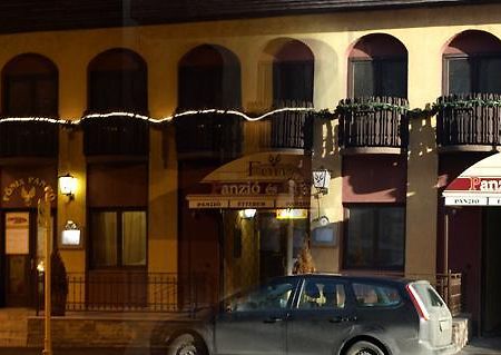 Hotel Fonix Panzio Pápa Exterior foto