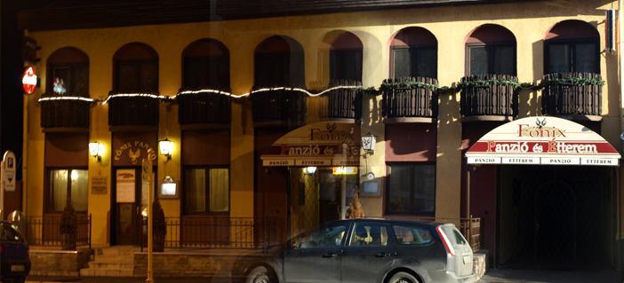 Hotel Fonix Panzio Pápa Exterior foto